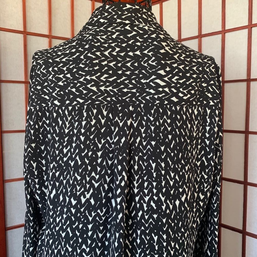 Express Patterned Shift Button Down Midi - image 5
